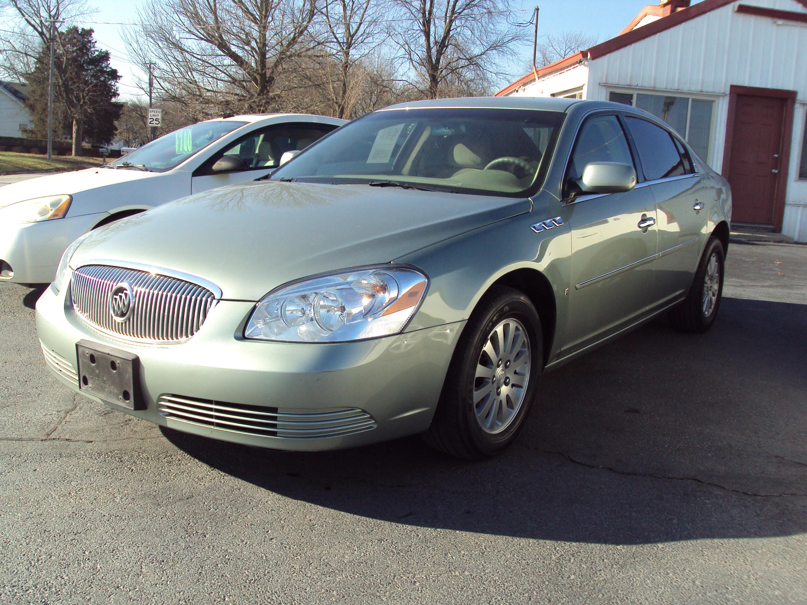 2006 Buick Lucerne Call the little lot in Peotone for pretty decent