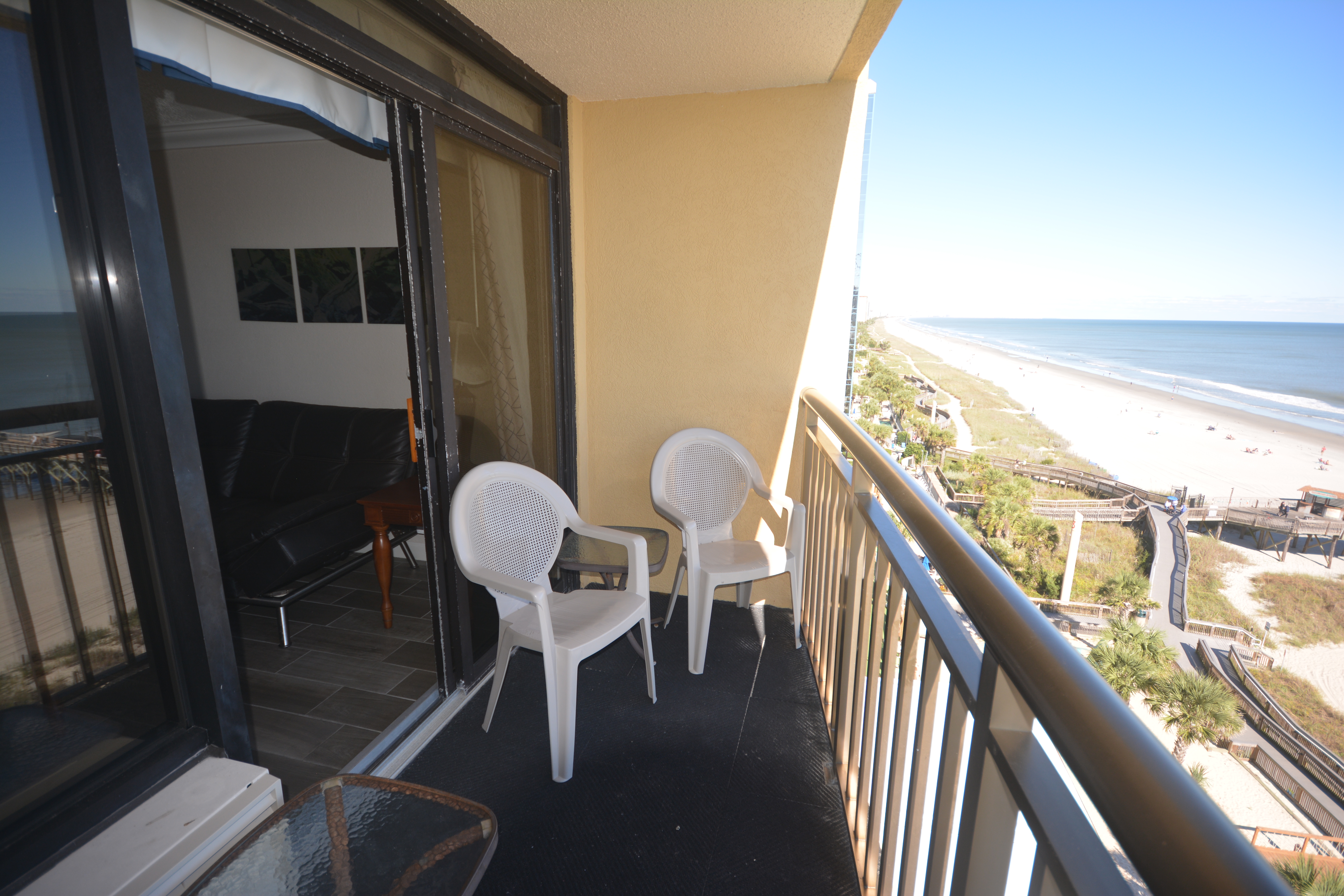 Holiday Inn at the Pavilion - living area overlooking the beach, the pier & the boardwalk