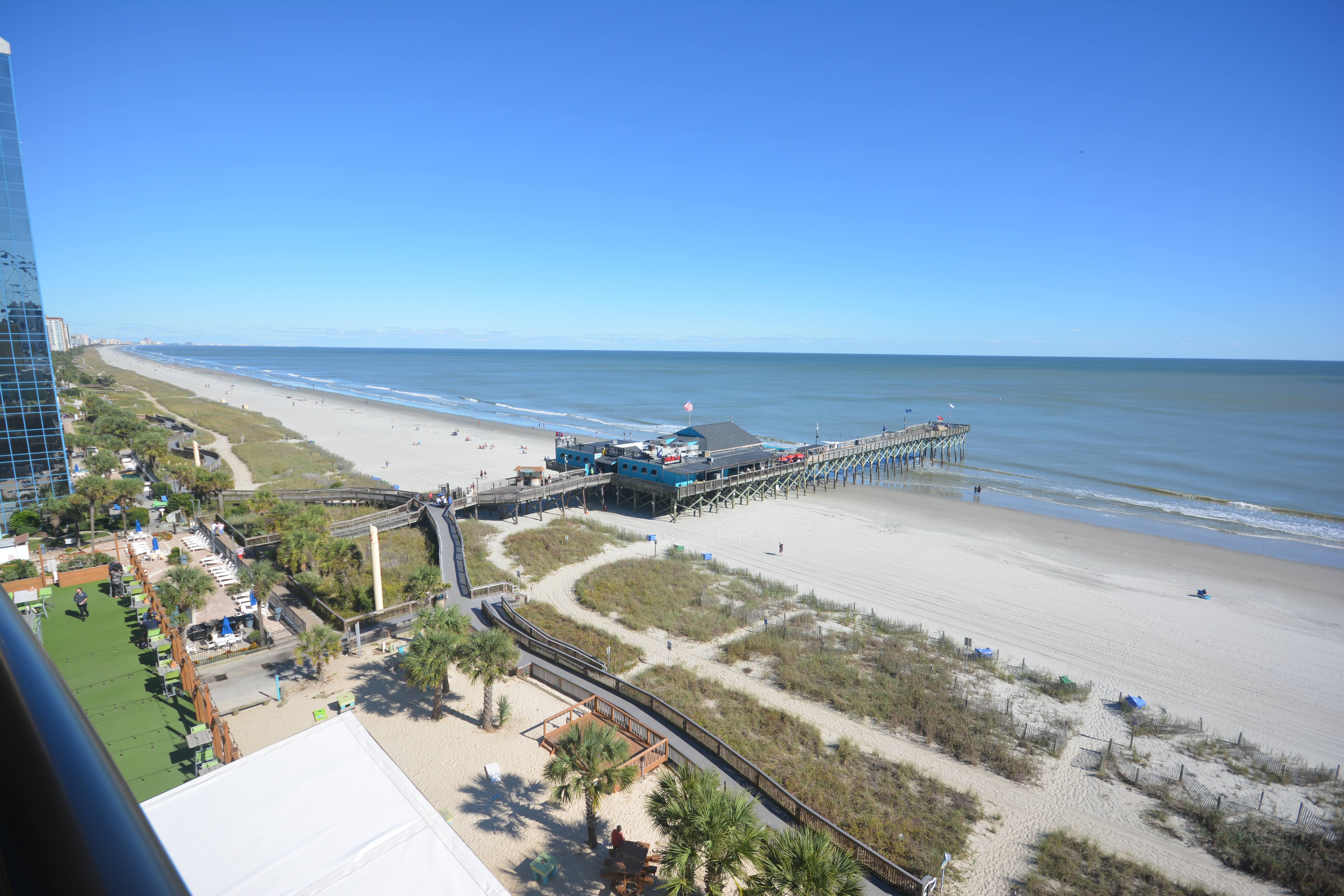 Holiday Inn at the Pavilion - living area overlooking the beach, the pier & the boardwalk