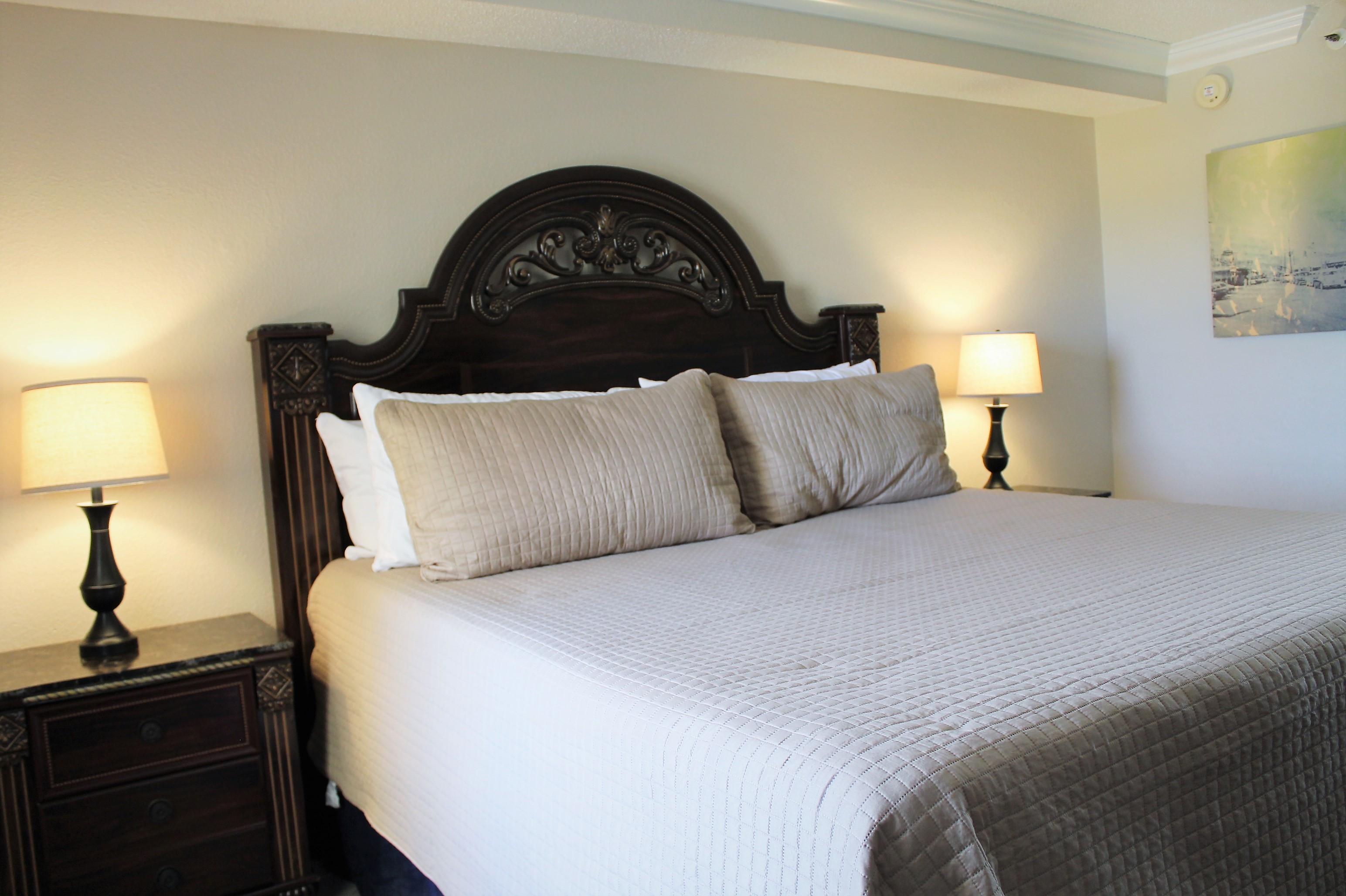 Holiday Pavilion Oceanfront Condo Bedroom