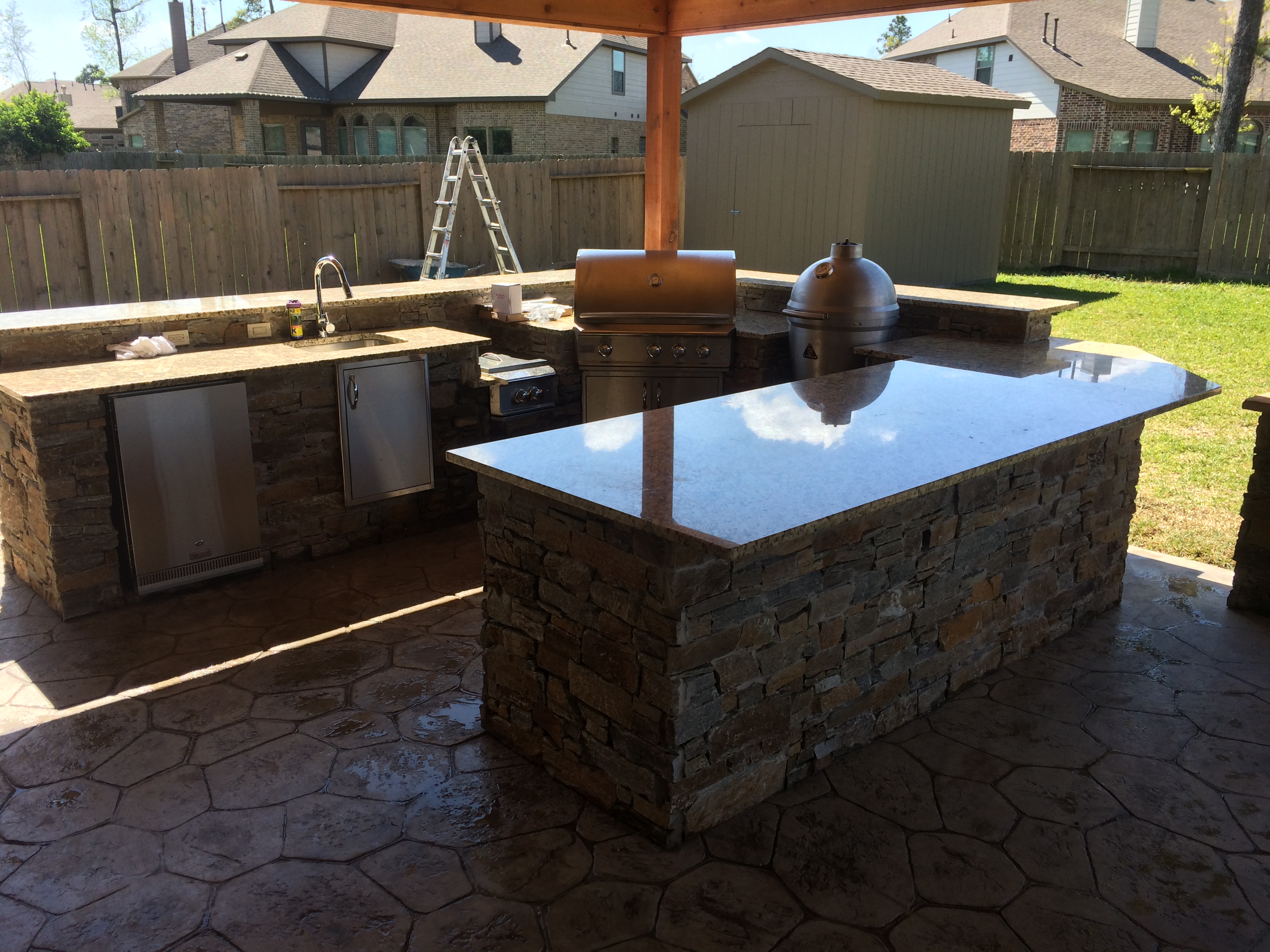 Outdoor Kitchen