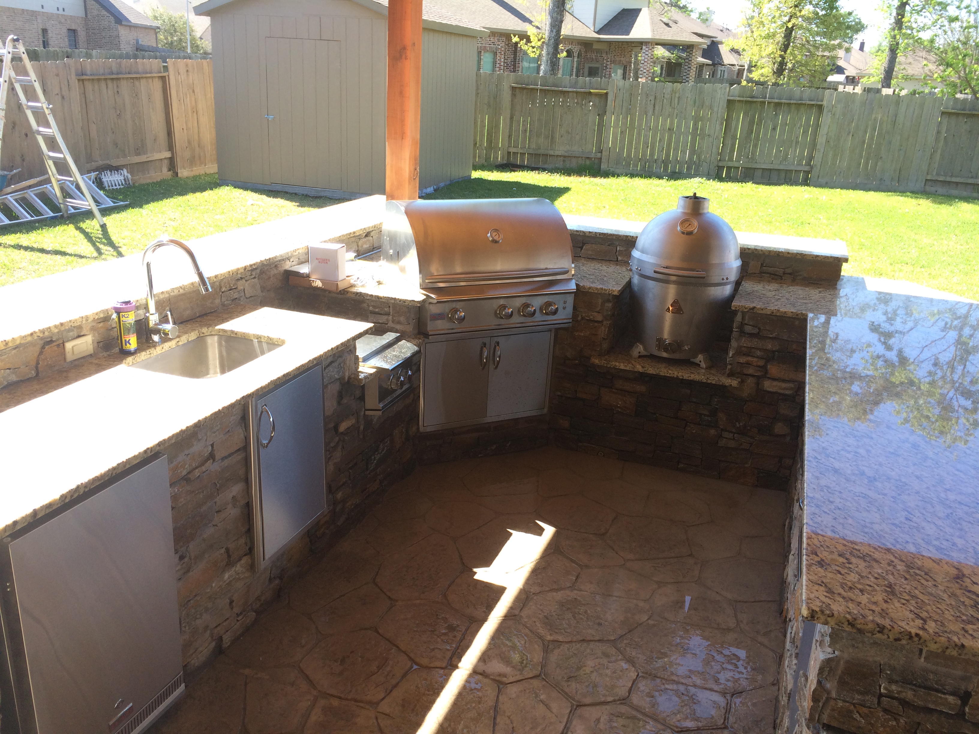 Outdoor Kitchen