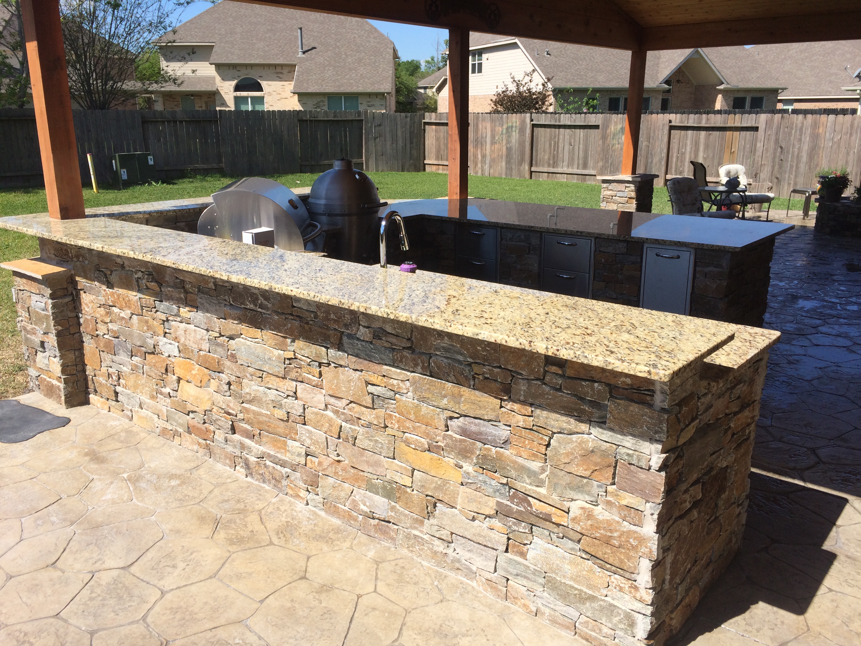 Outdoor Kitchen