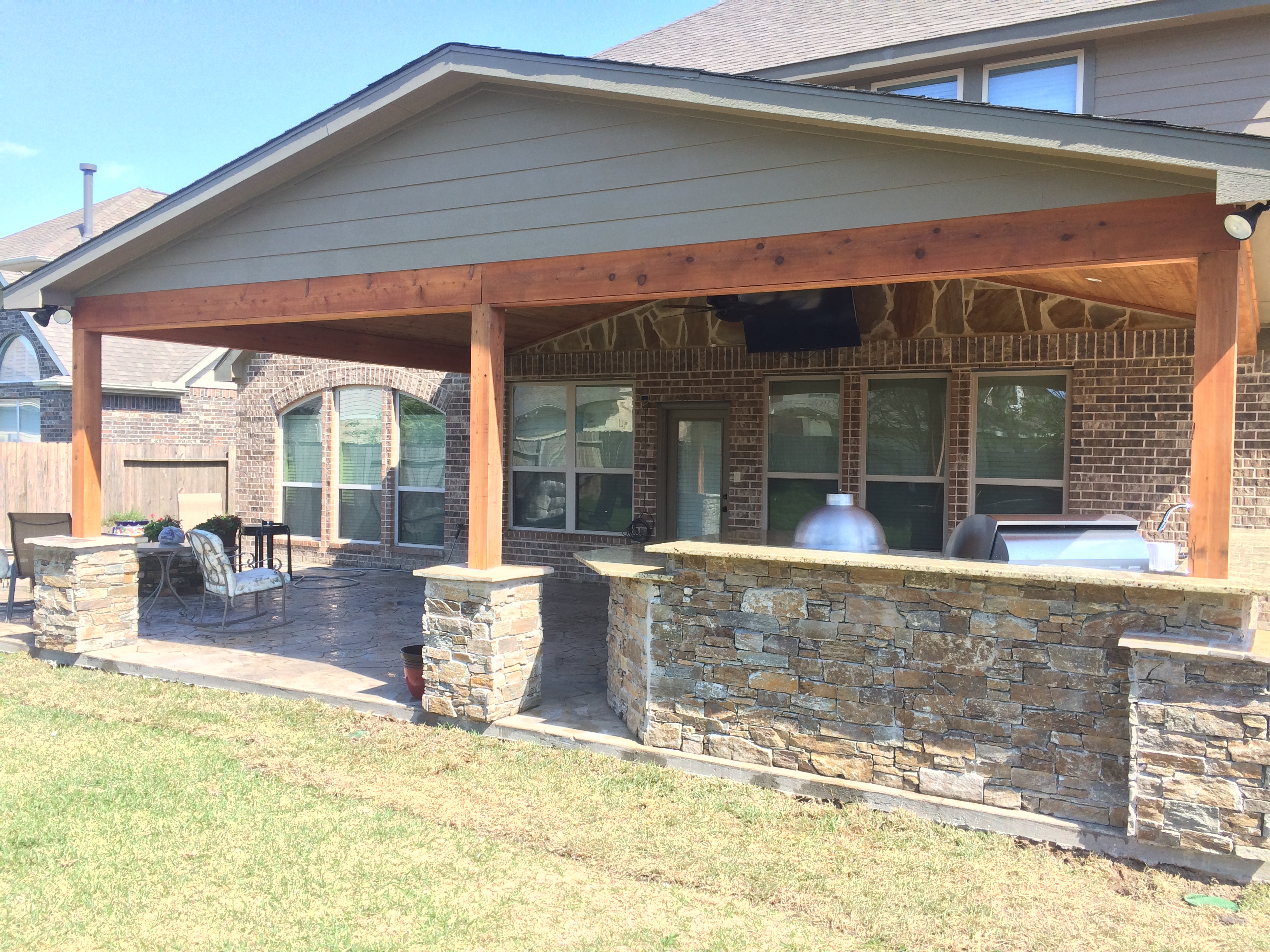 Outdoor Kitchen