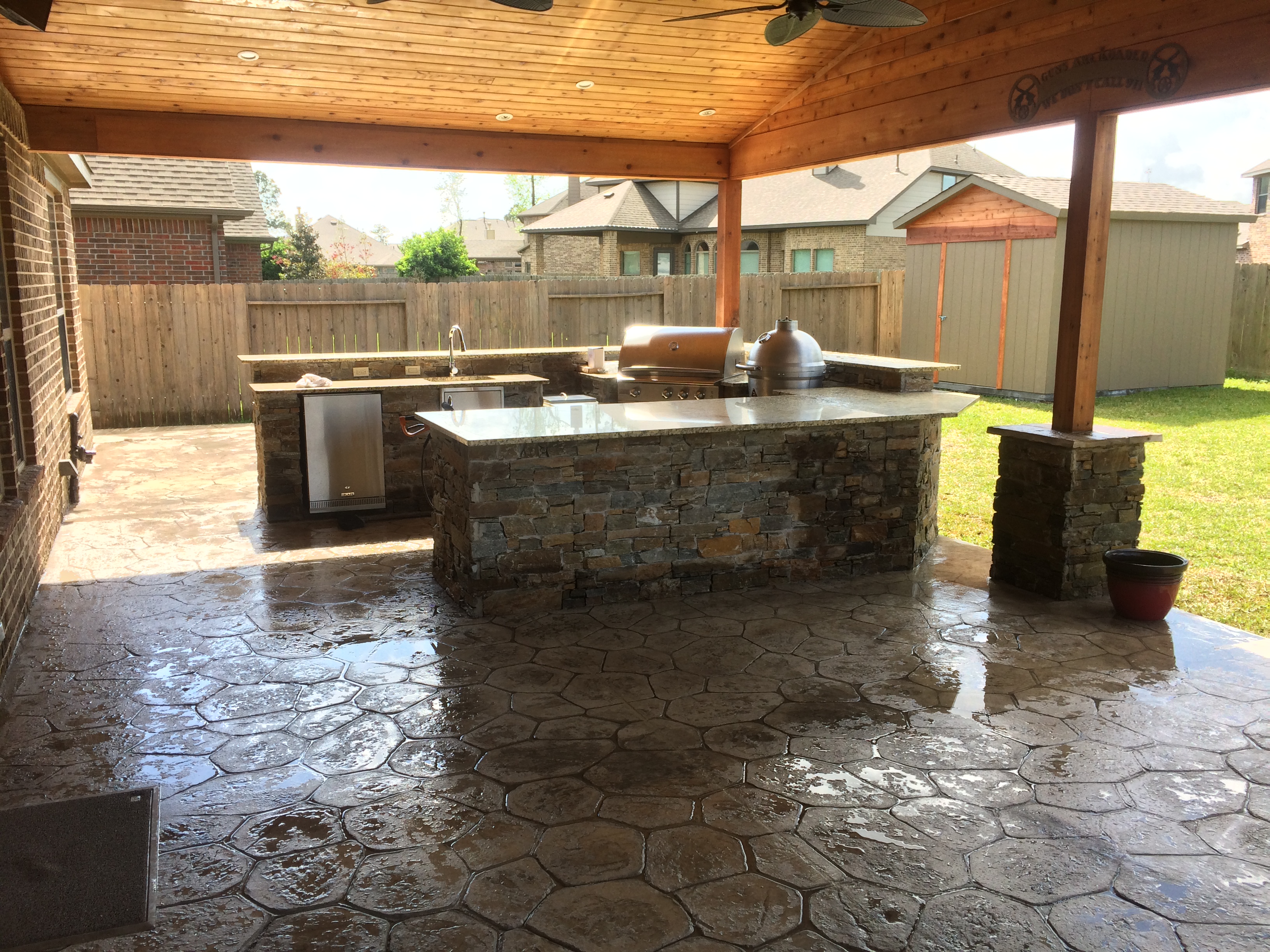 Outdoor Kitchen