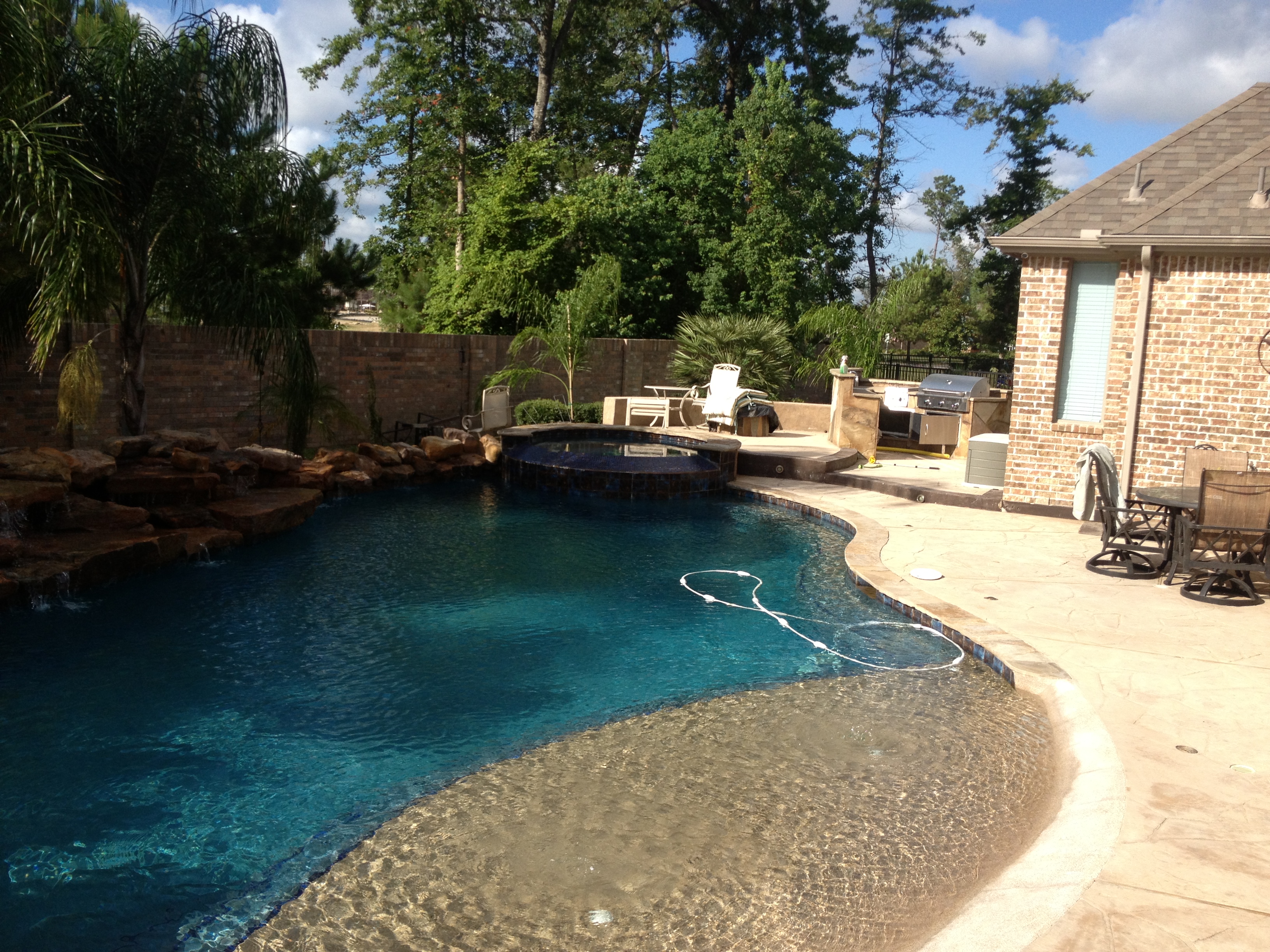 beach entry pool