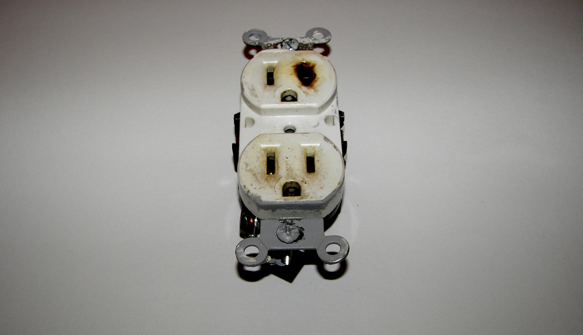 Scripps Ranch Electricial Repair Baratelli Electric outlet repair
