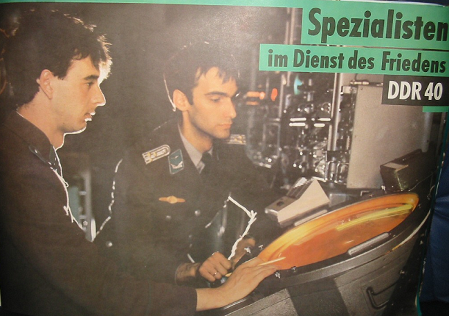 Spezialisten im Dienst des Friedens! DDR 40